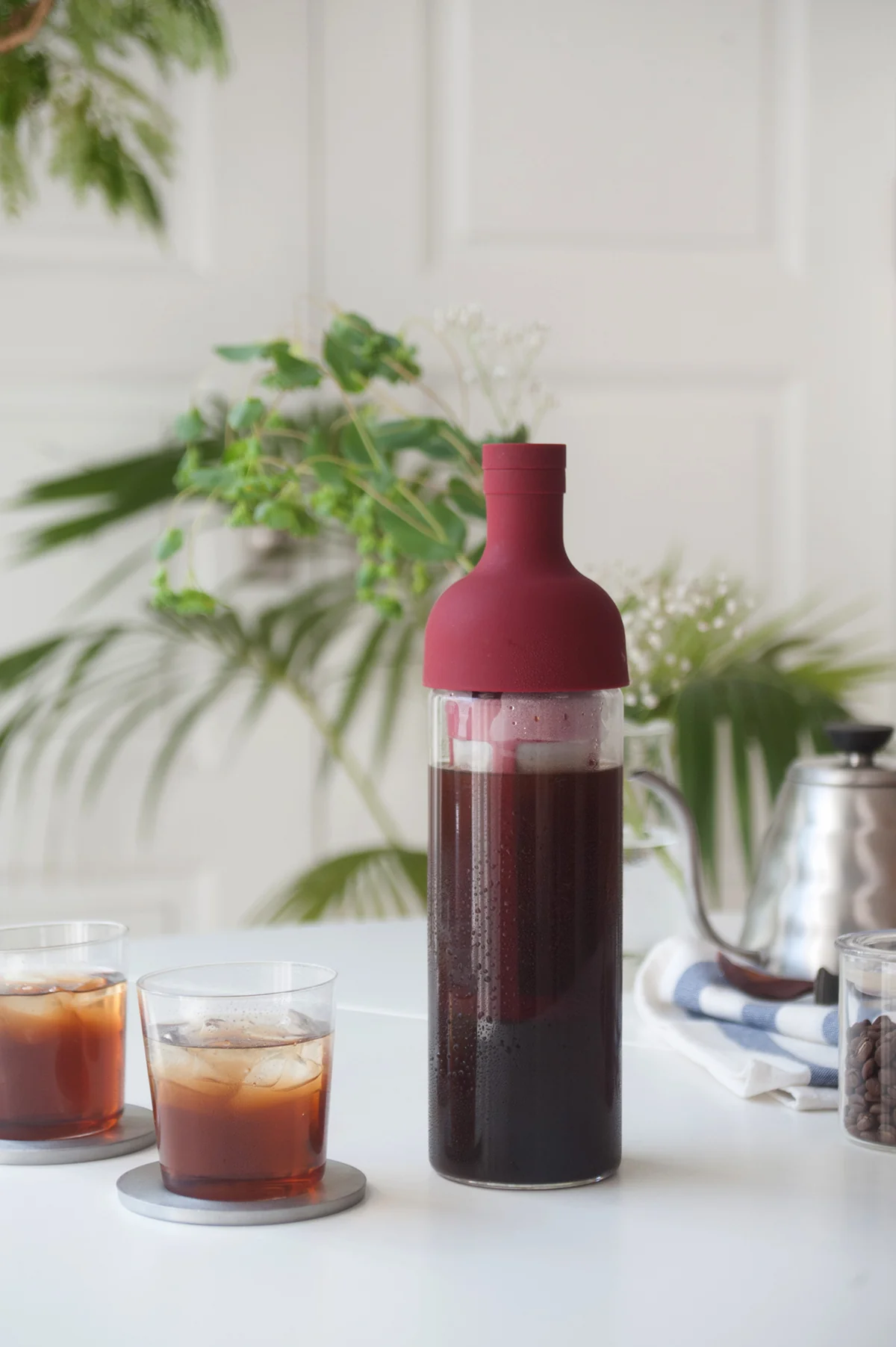 Hario Cold Brew Coffee Filter in Bottle (Cranberry Red) - Image 2