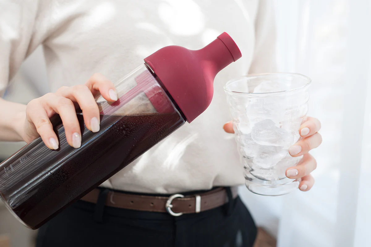 Hario Cold Brew Coffee Filter in Bottle (Cranberry Red) - Image 5