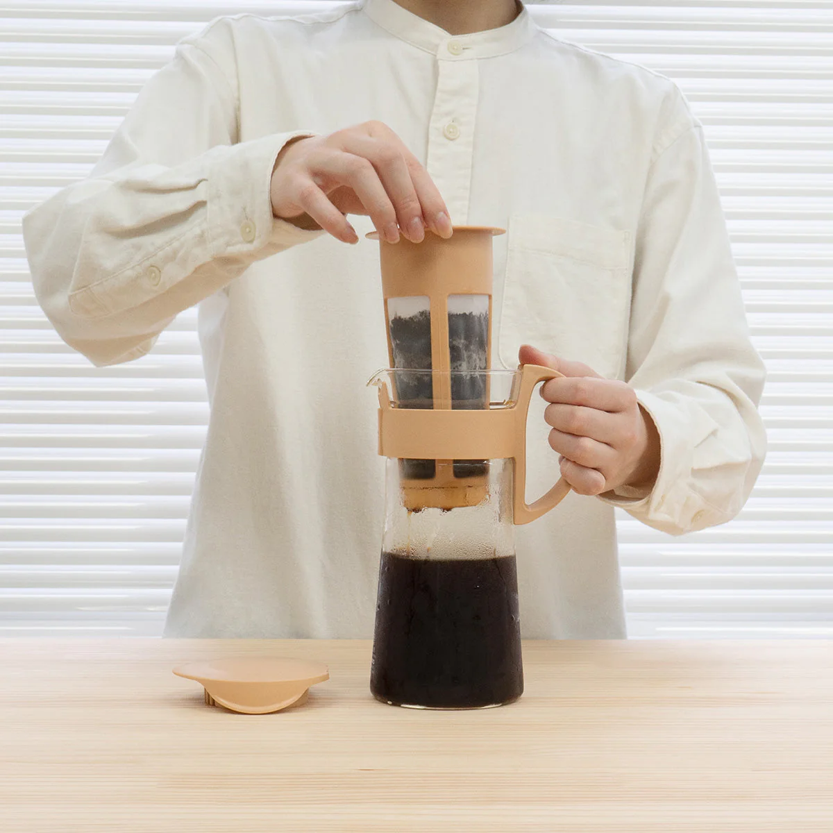Hario Mizudashi Cold Brew Coffee Maker (Mocha) - 1L - Image 3