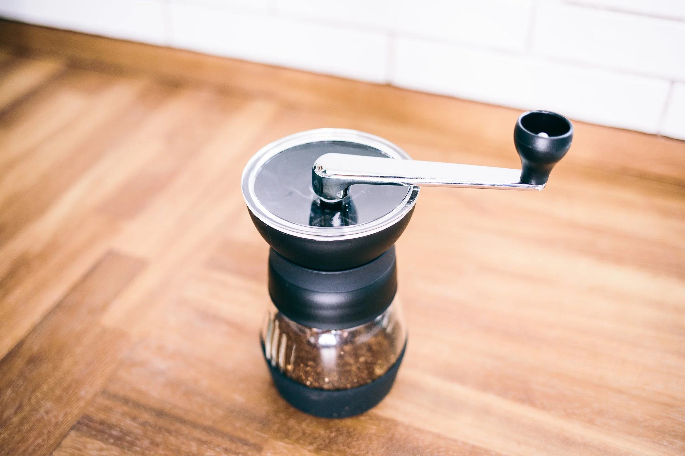 Hario Skerton Pro Ceramic Coffee Grinder - Image 2